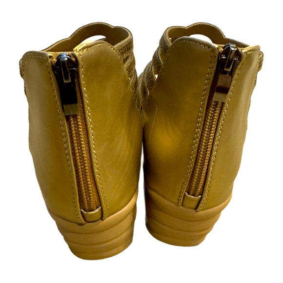 Gladiator Sandals size 8 (39) - Picture 3 of 6